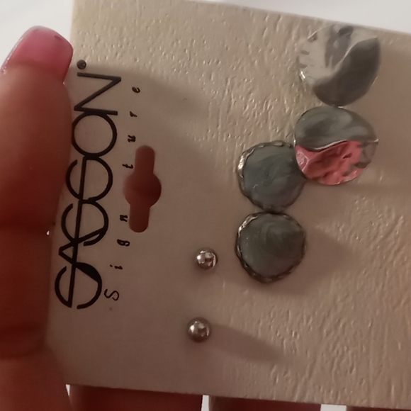 Sasson signatures vintage earrings,green/silver drop beads & beaded hoops. - Picture 7 of 7